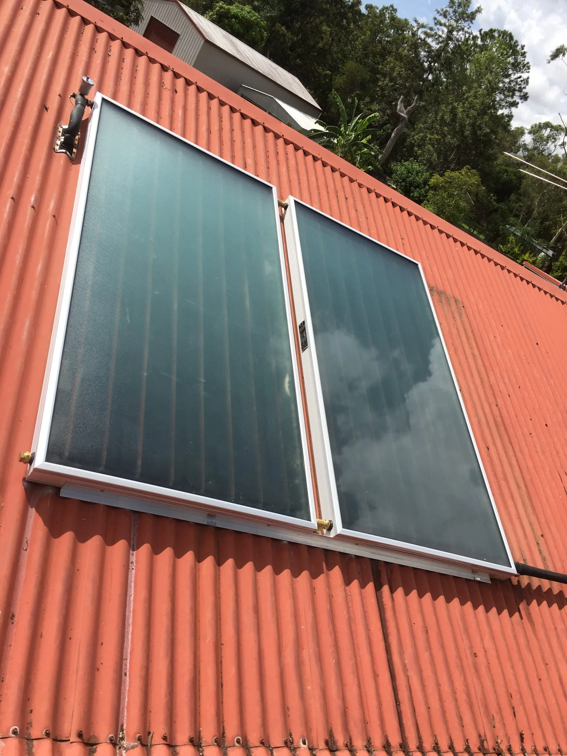 conergy-solar-hot-water-panels-replaced-in-brisbane-suburb-of-narangba