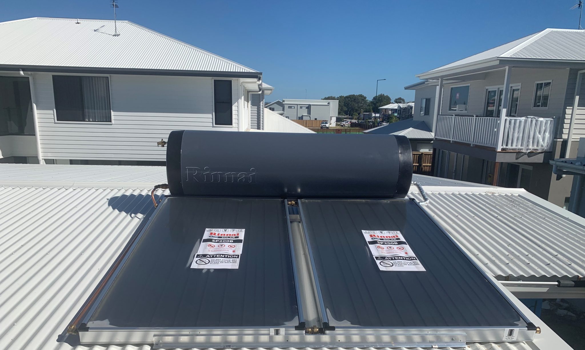 rinnai-solar-hot-water-system-plonk-on-for-nutrend-homes-on-the