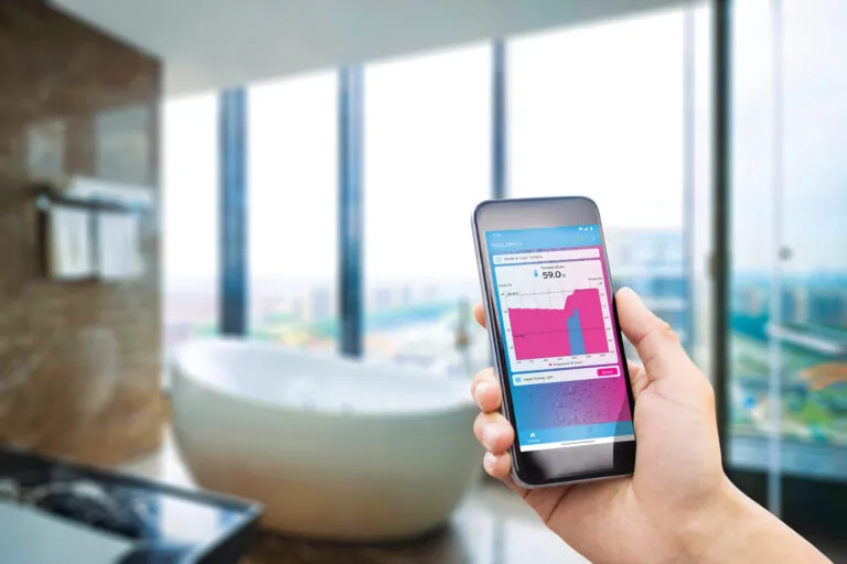 Reclaim-Controller-v2-HandSmartphone-Bathroom-LowRes-rgb-scaled